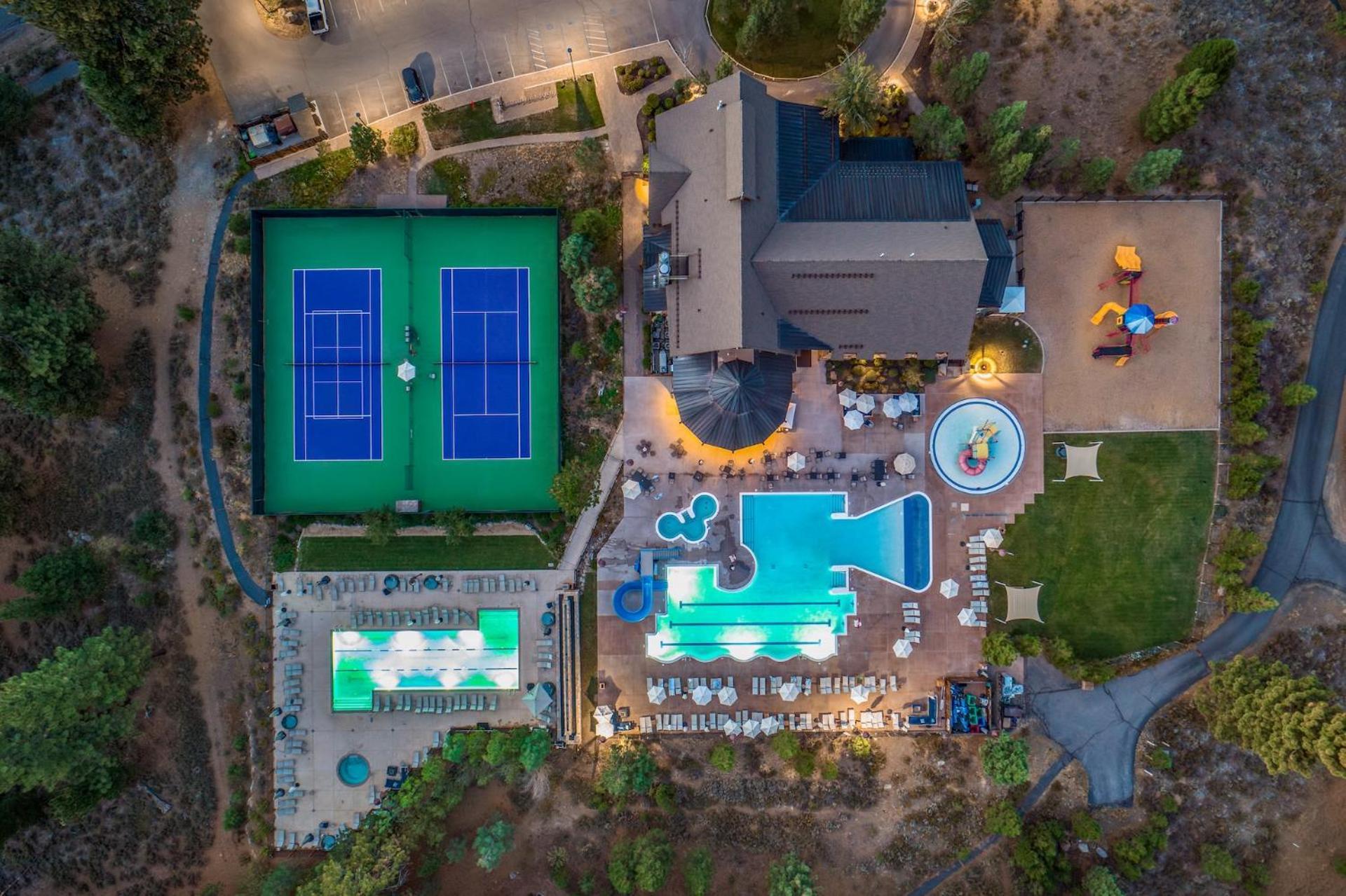 The Cottages - Golf, Pool, Play - 2-Bedroom トラッキー エクステリア 写真